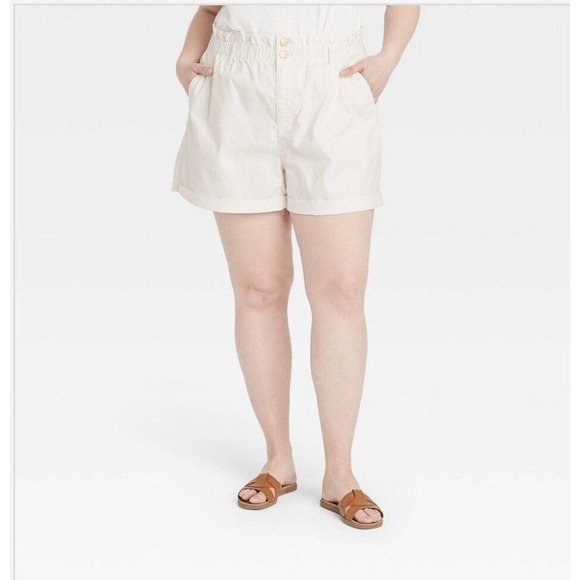 Women's High Waist Shorts Universal Thread White Size 3x Plus Size - Picture 1 of 7